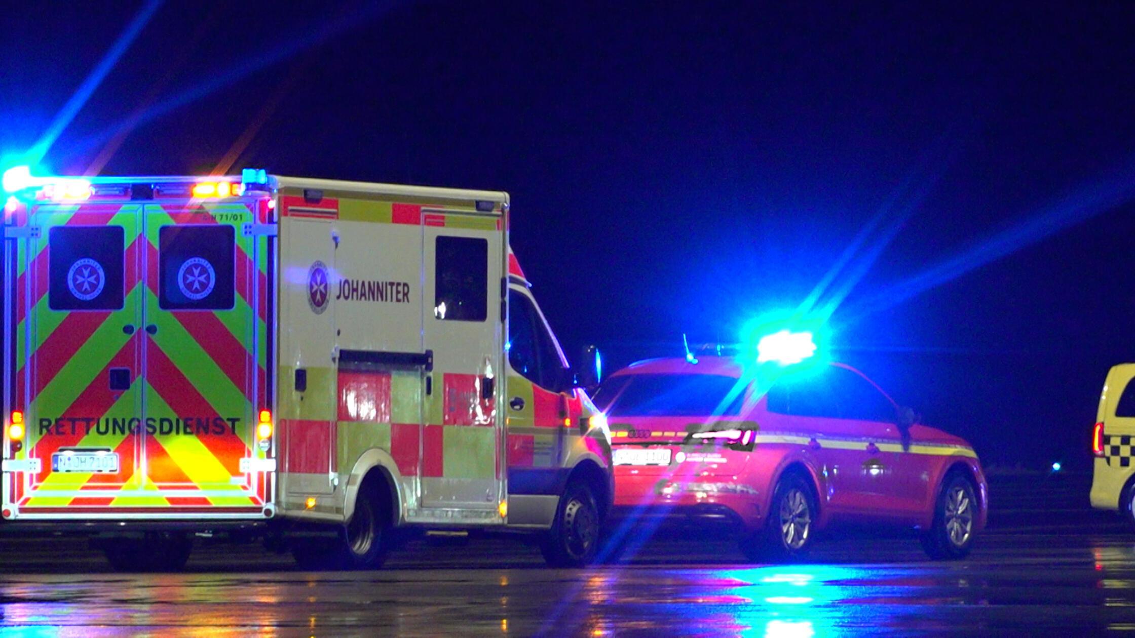 Laut Informationen von News5 war die Maschine gerade aus Hurghada in Ägypten gekommen. Die Reisenden seien nach der Landung betreut und aus dem Flugzeug evakuiert worden.