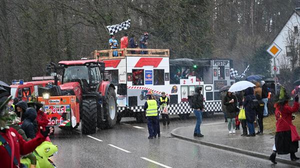 Ein Pitstop wurde beim Büchenbacher Faschingsumzug