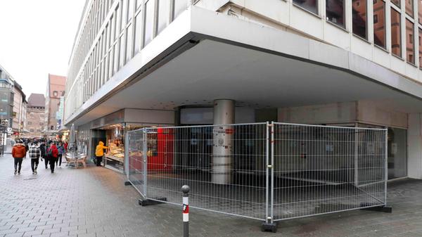 Über ein Jahr stand die Immobilie leer. Im Sommer 2024 erwarb die Stadt das Areal. Zum Kaufpreis machte sie keine Angaben.