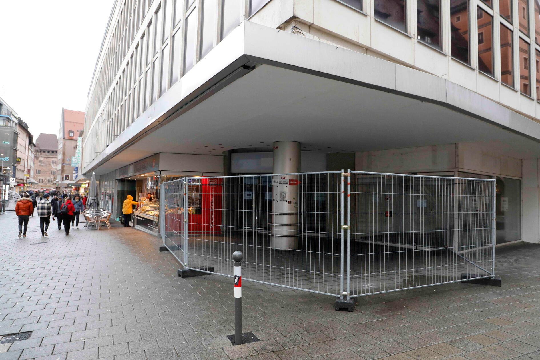 Über ein Jahr stand die Immobilie leer. Im Sommer 2024 erwarb die Stadt das Areal. Zum Kaufpreis machte sie keine Angaben.