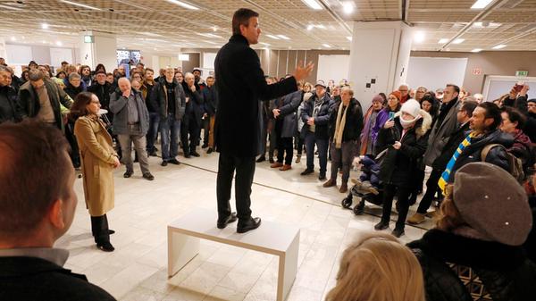 Wie geht es mit dem Areal langfristig weiter? Die Stadt startete ein Beteiligungsformat, um die Wünsche und Ideen der Bürgerinnen und Bürgerinnen abzufragen. Im Januar 2025 auch direkt vor Ort mit Oberbürgermeister Marcus König.