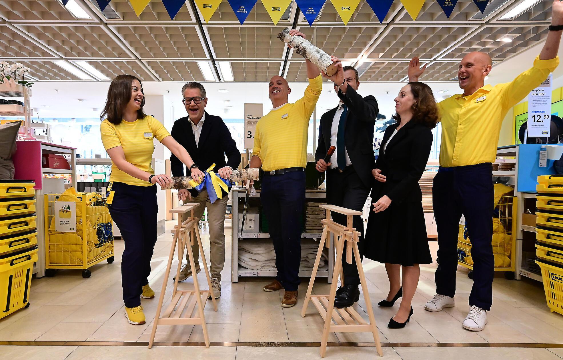 Wöhrl zog mit einem Outlet ein, der Tessloff Verlag mit seinem bekannten Wissensformat „Was ist Was“ und Ikea folgte mit einem Pop-Up-Store. Zur Eröffnung kamen auch Oberbürgermeister Marcus König und Wirtschaftsreferentin Andrea Heilmaier.