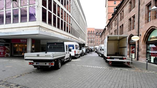 Im Winter 2025 wurde versteigertes Inventar des ehemaligen Kaufhofs abgeholt.