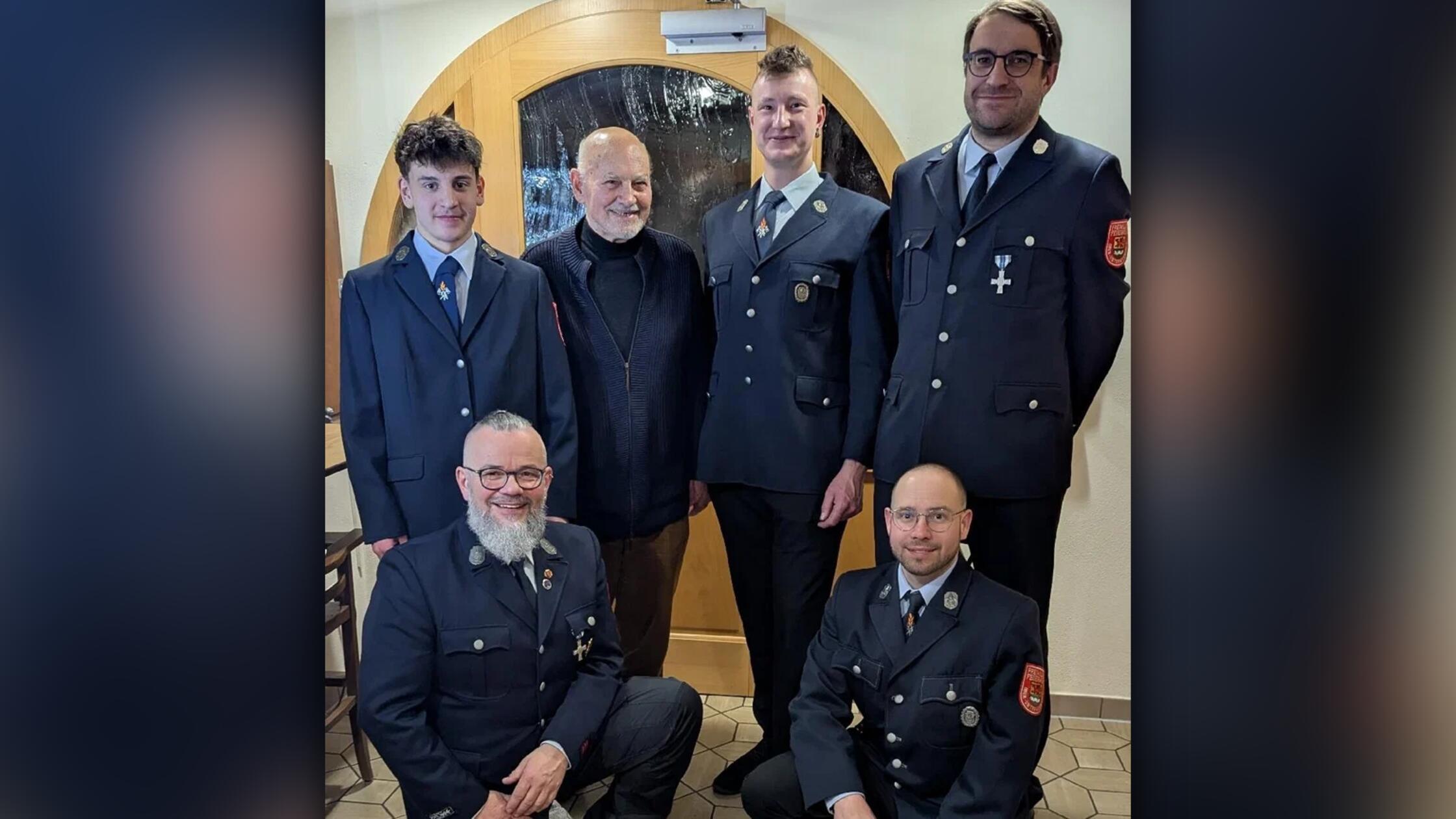 Vorstand Gerald Ellinger (vorne links) und die bei