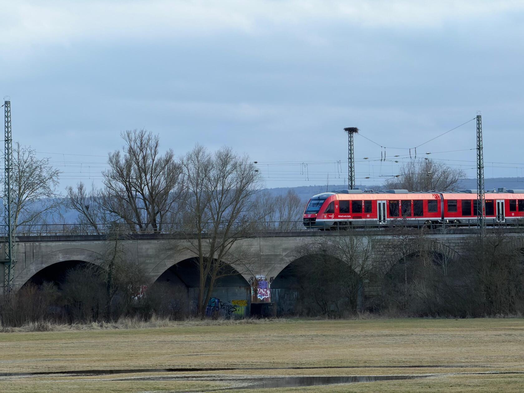 Für viele Pendler eine echte Erleichterung ist der Regionalzug von und nach Wassertrüdingen.
