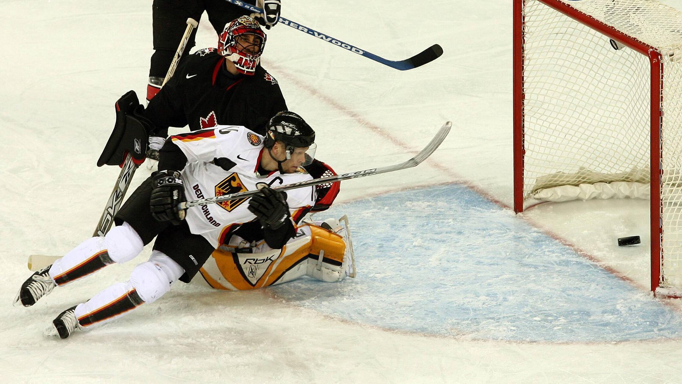 Stefan Ustorf Deutschland re trifft gegen Goalie R