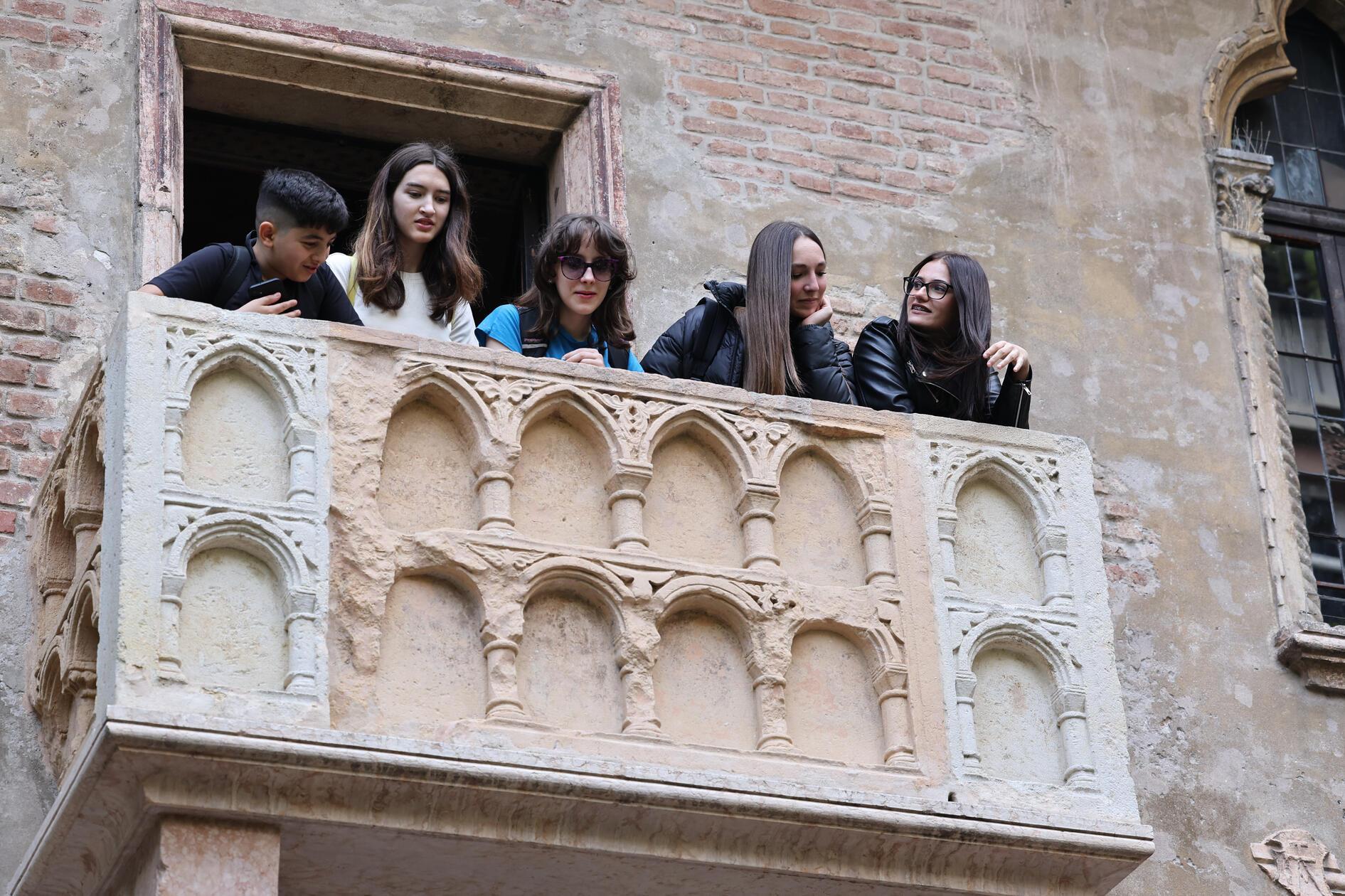 Eines der beliebtesten Häuser im italienischen Verona: das Haus der Julia. Bislang konnten Touristen den Balkon an der Casa di Giuletta frei besichtigen. Jetzt kostet der Zugang zum Innenhof pro Person zwölf Euro.