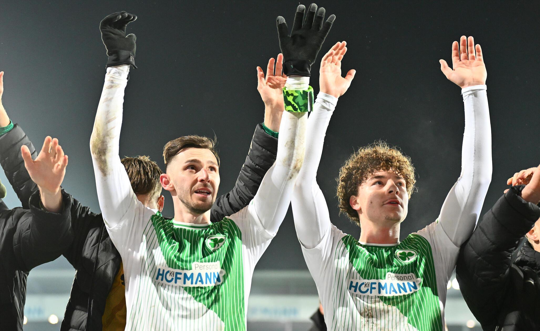 Das Kleeblatt übersteht auch die siebenminütige Nachspielzeit schadlos und feiert einen immens wichtigen Heimsieg.