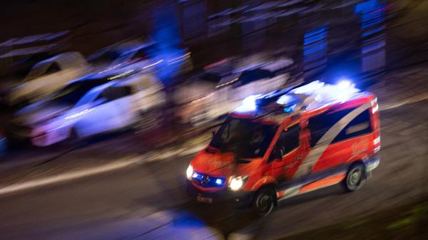 Berlin, Deutschland, Notarztwagen der Berliner Feu