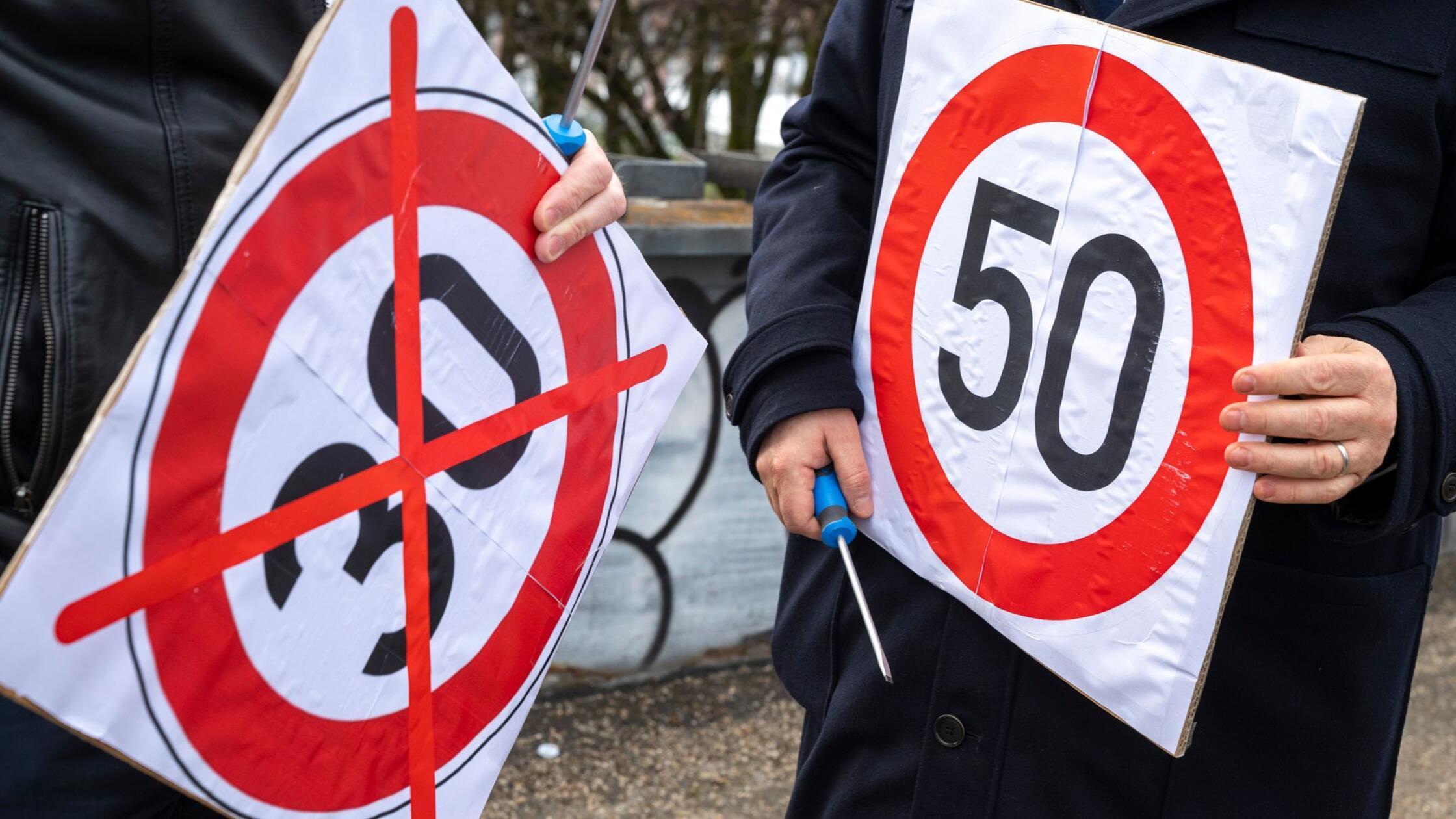 Michael Haberland (l), Präsident vom „Mobil in Deu