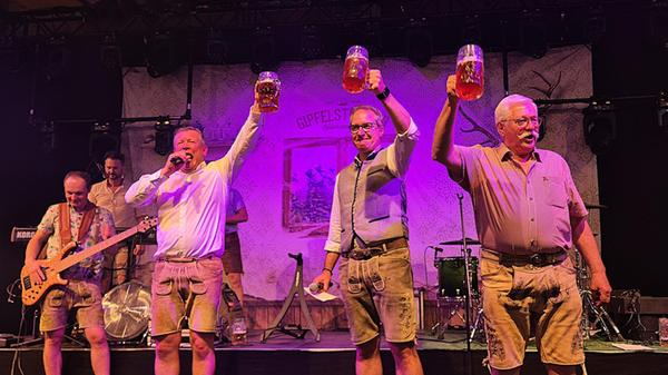 Gipfelstürmer rocken das Volksfest
