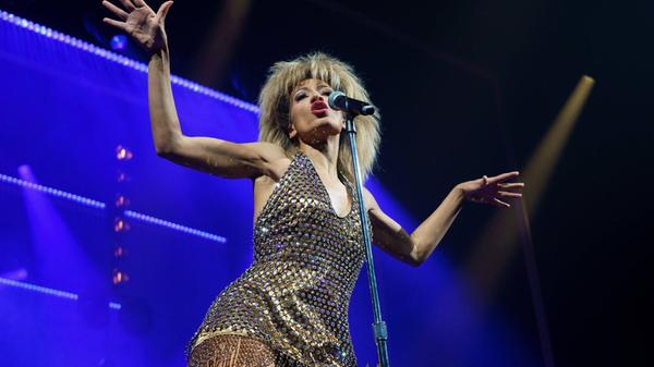 Das Musical "TINA – The Rock Legend" lässt die Herzen der Fans der 2023 verstorbenen Ausnahmekünstlerin Tina Turner höher schlagen, bringt es doch alle Hits der Musikerin zurück auf die große Bühne. Am Freitag macht die Show im Kur- & Kongress-Center Bad Windsheim Halt. Beginn: 20 Uhr.