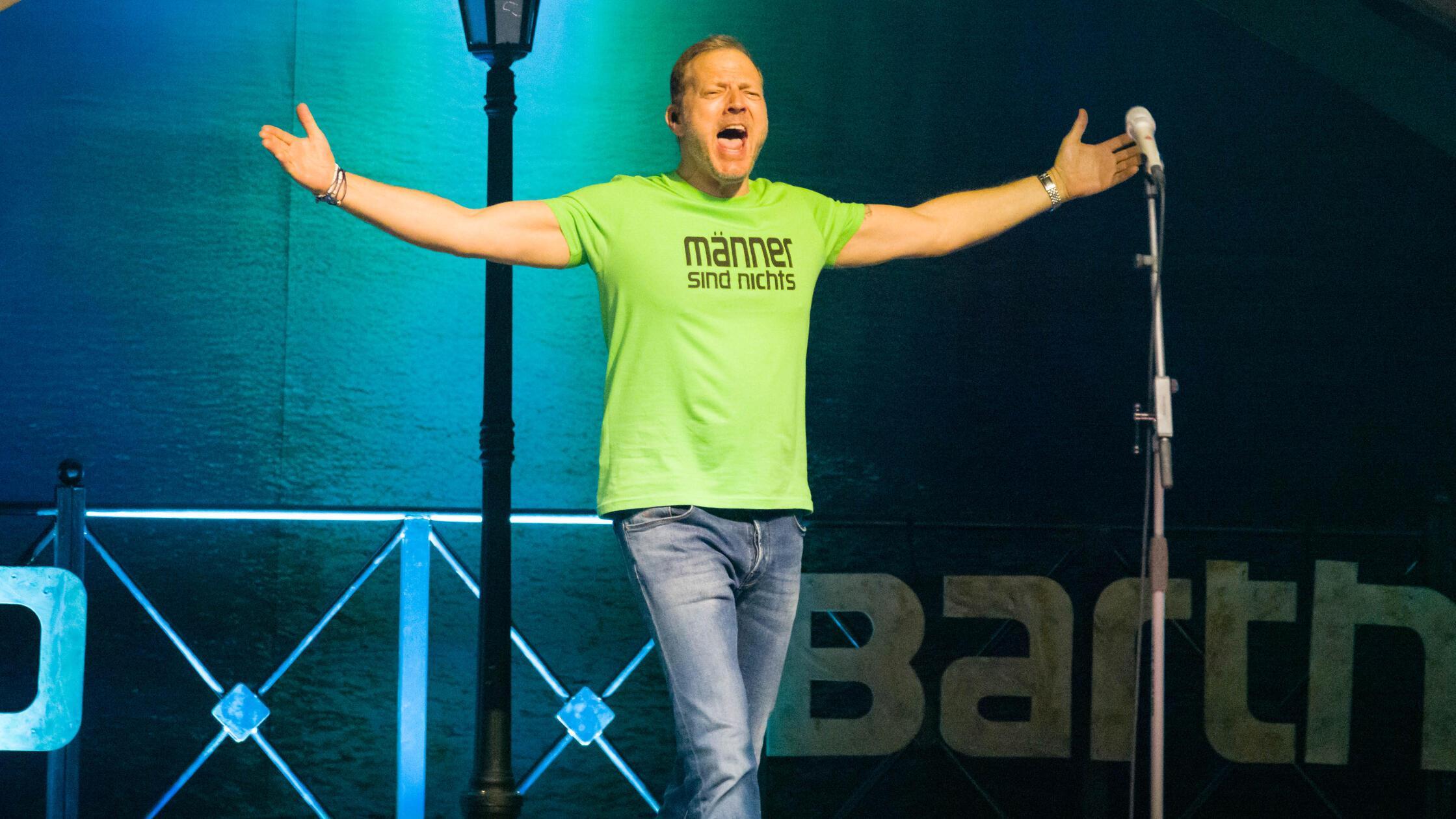 "Männer sind nichts ohne die Frauen" heißt das neunte Bühnenprogramm von Comedian Mario Barth. Damit gastiert der Berliner am Samstag in der Nürnberger PSD Bank Arena. Veranstaltungsbeginn ist um 19 Uhr.