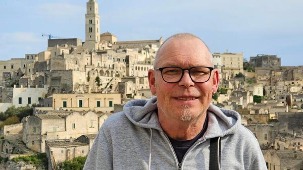 Der Autor Uwe Wartha liest in der Stadtbibliothek