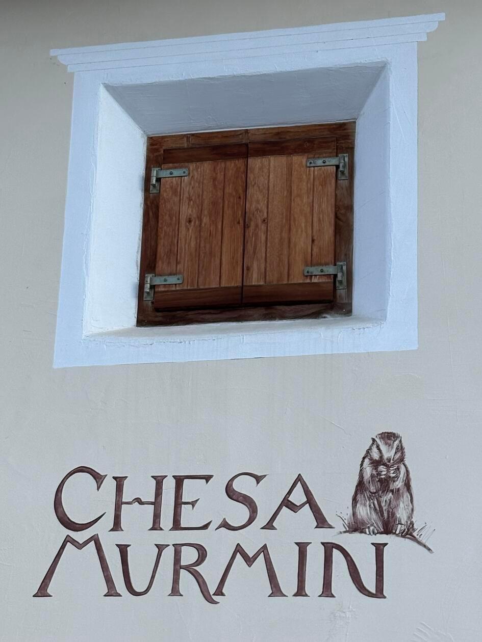 Gut zum murmeln nach dem Langlauf: Unterkunft im Zeichen des Murmeltiers in Zuoz.