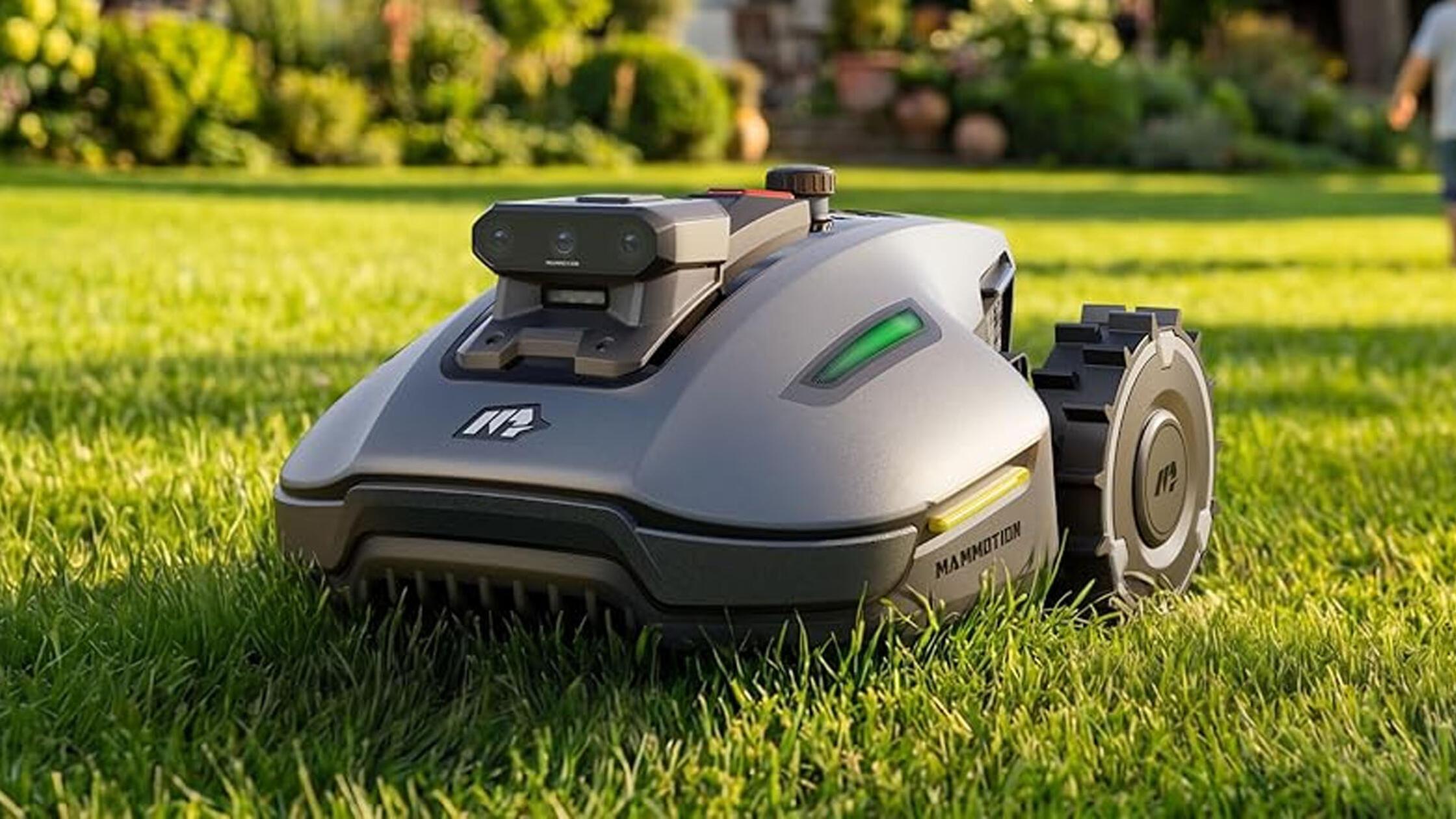 KI-Maeher Maehroboter mit Begrenzungskabel