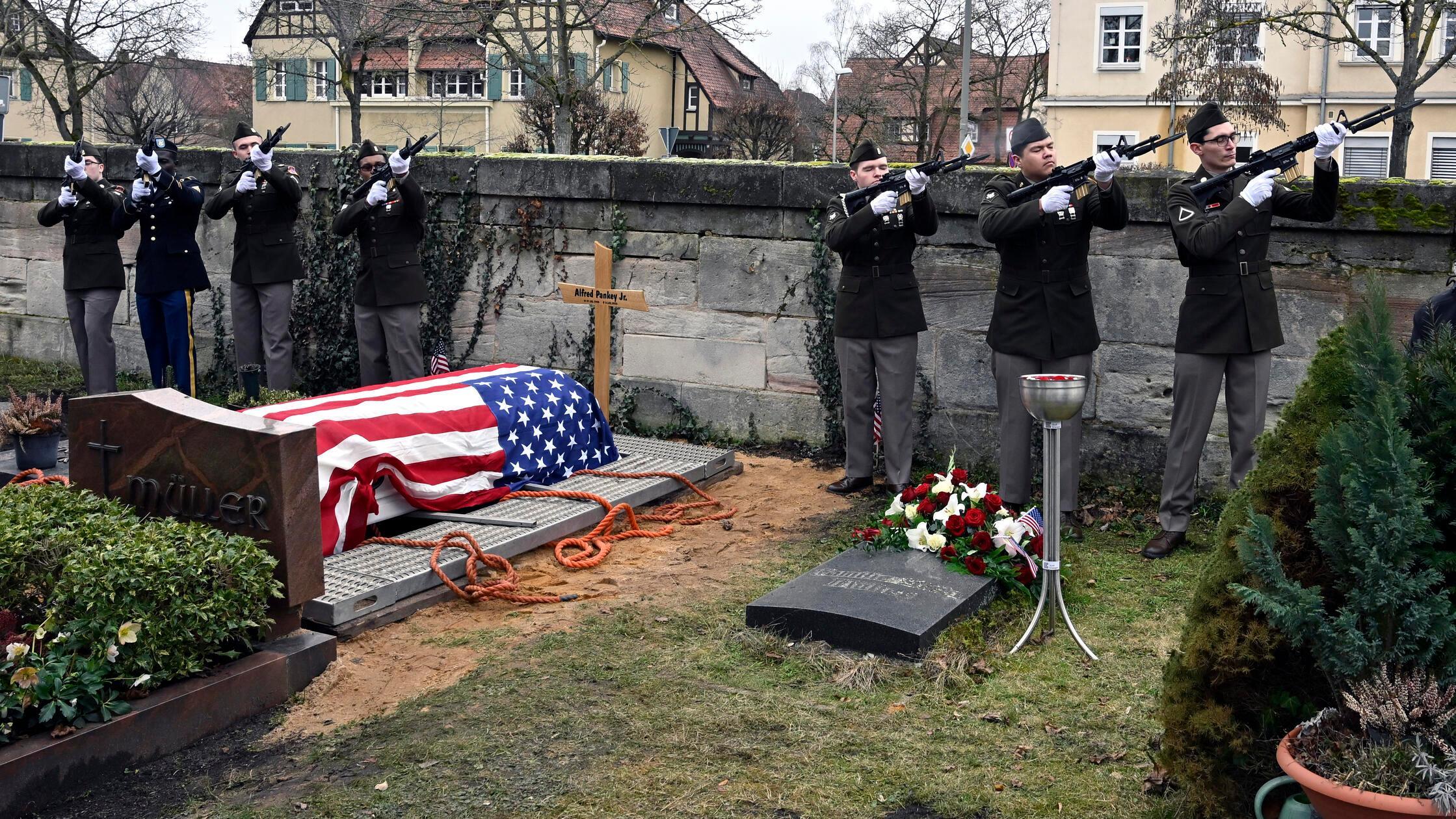 Erlangen:  Alfred Pankey Jr wird am Zentralfriedho