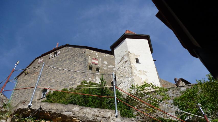 Die Burg Hiltpoltstein liegt auf einem etwa zwanzig Meter hohen Kalksteinfelsen inmitten der schönen Ortschaft Hiltpoltstein im Landkreis Forchheim. Der vorherige Besitzer ...