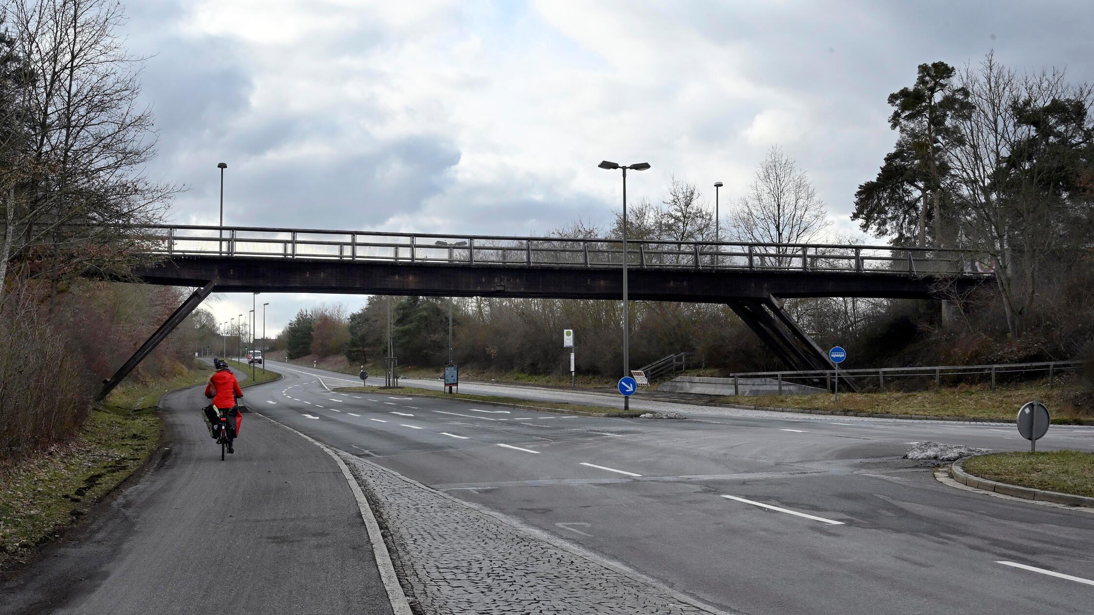 Erlangen:  Die Adenauerbrücke über den Adenauerrin