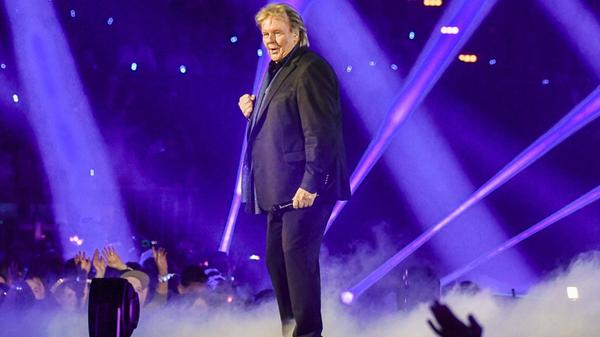 Ein letztes Mal reist Entertainer Howard Carpendale durch Deutschland, Österreich und die Schweiz. Am Samstag, 21. März, führt ihn seine Abschiedstour nach Nürnberg. Los geht der emotionale Abend um 20 Uhr.