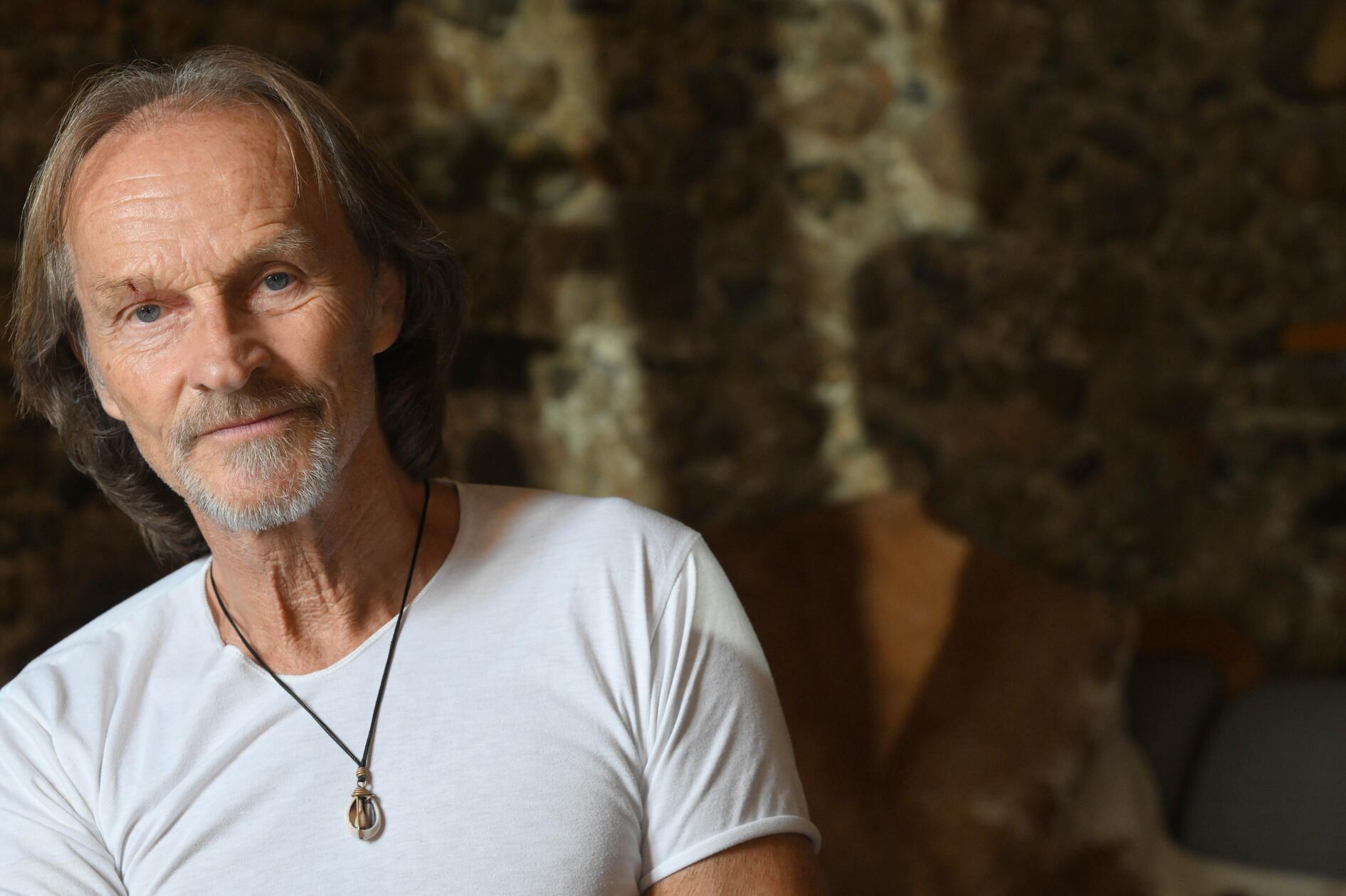 Schauspieler, Kabarettist und Musiker Eisi Gulp kennen die meisten als Papa Eberhofer aus den bekannten Krimikomödien von Rita Falk. Am Samstag, 28. März, stellt der Filmpapa von Sebastian Bezzel seine Show "Tagebuch eines Komikers" im Schwabacher Markgrafensaal vor. Start: 20 Uhr.