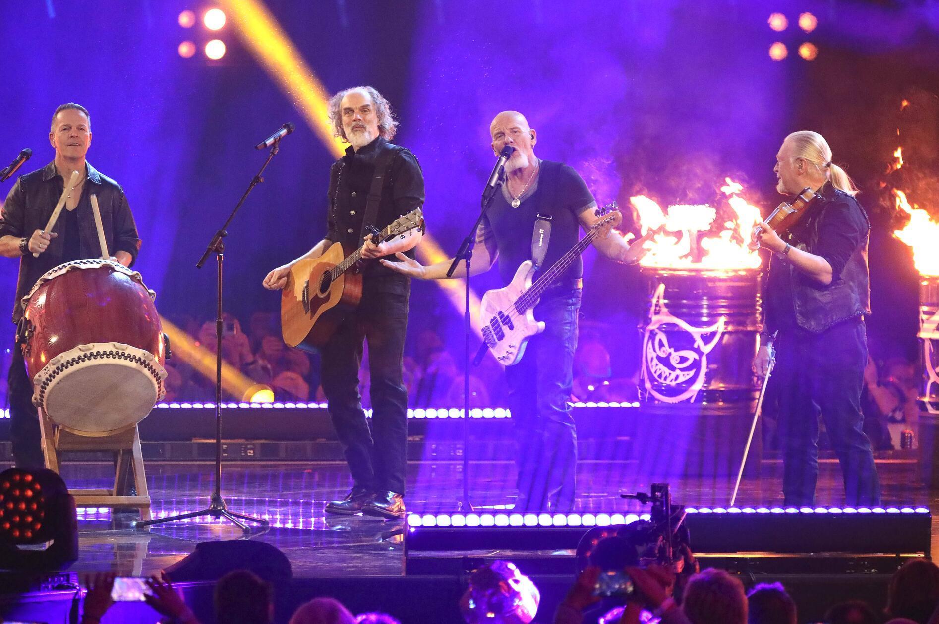 Die Lieder der Band Santiano berühren Millionen. Am Samstag, 28. März, singen die Nordlichter ihre Seemannslieder in der PSD Bank Arena. Das leidenschaftliche Folk-Rock-Konzert startet um 20 Uhr.