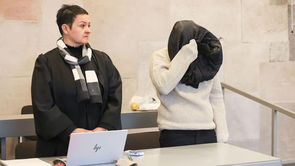 Zum Beginn eines Prozesses wegen Mordes an einem 1