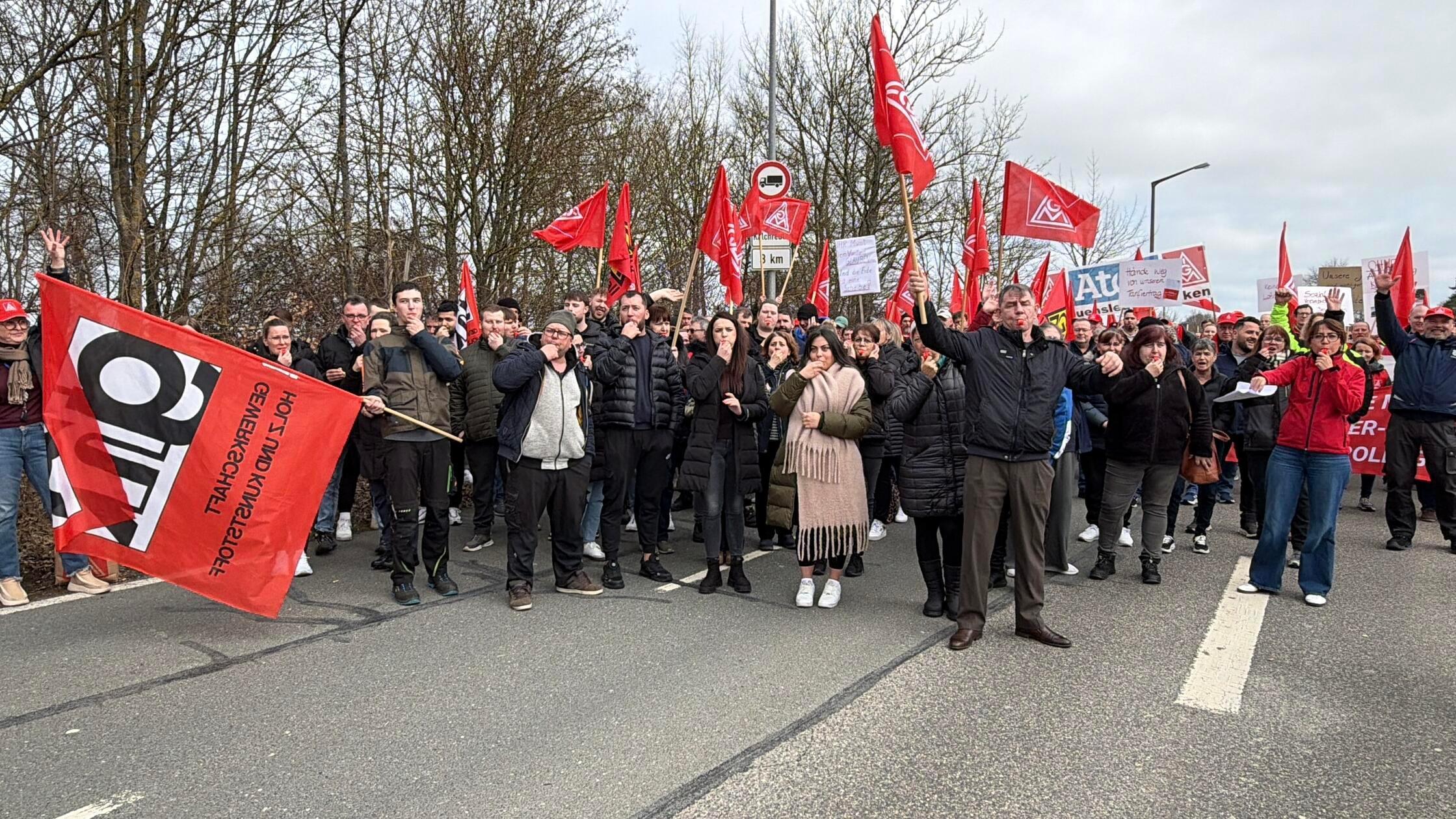 Staedtler erklärte im September, dass allen Mitarbeitenden aus den Werken Sugenheim und Neumarkt Arbeitsplätze am Standort Nürnberg angeboten würden.