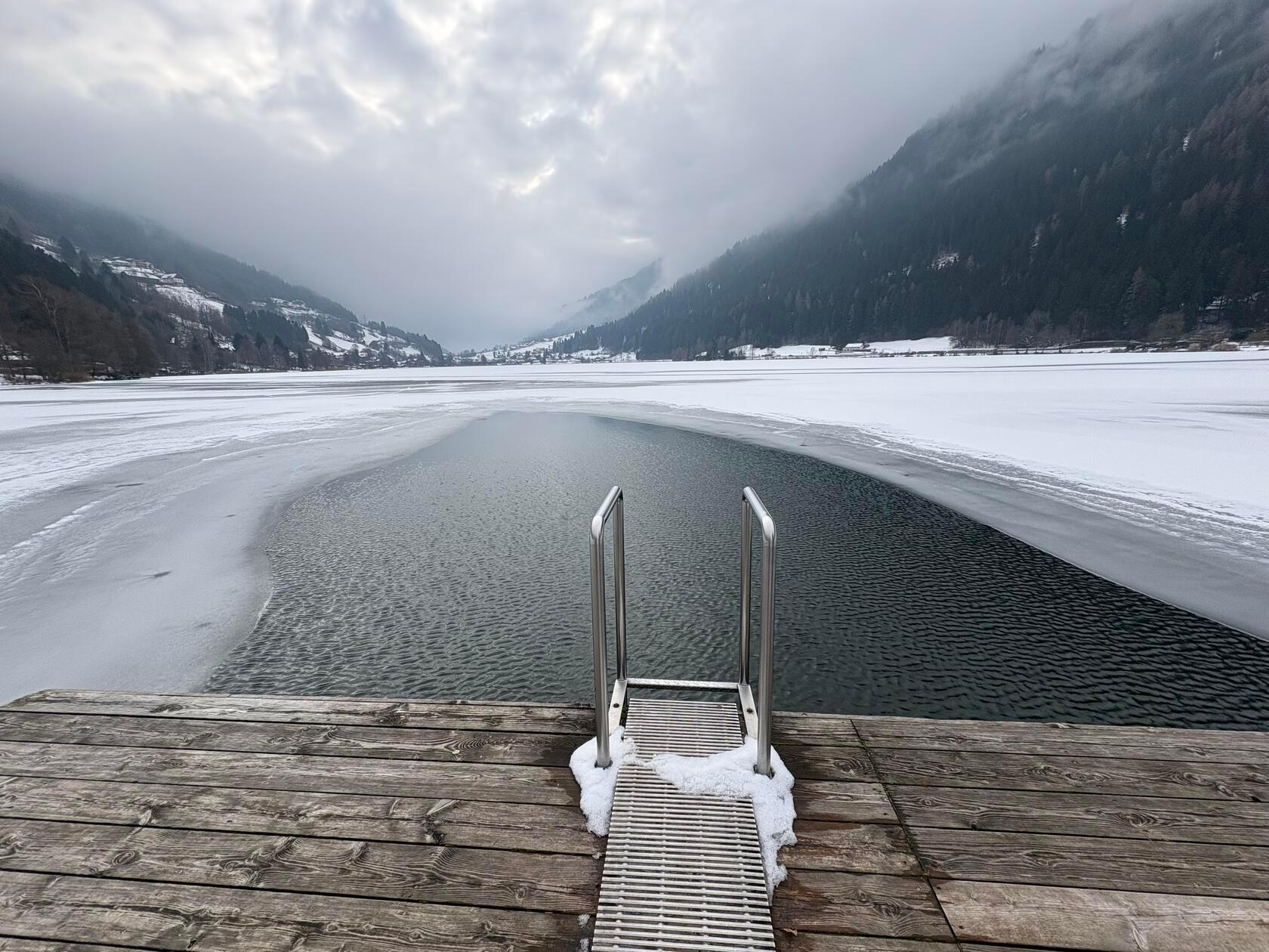 Der Blick auf den Brennsee im Winter.