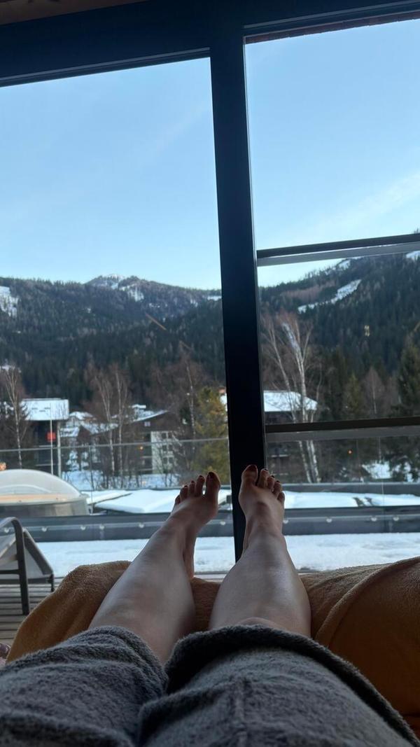 Füße hochlegen: Etwa 15 Autominuten entfernt vom Brennsee liegt die Therme St. Kathrein direkt in Bad Kleinkrichheim.