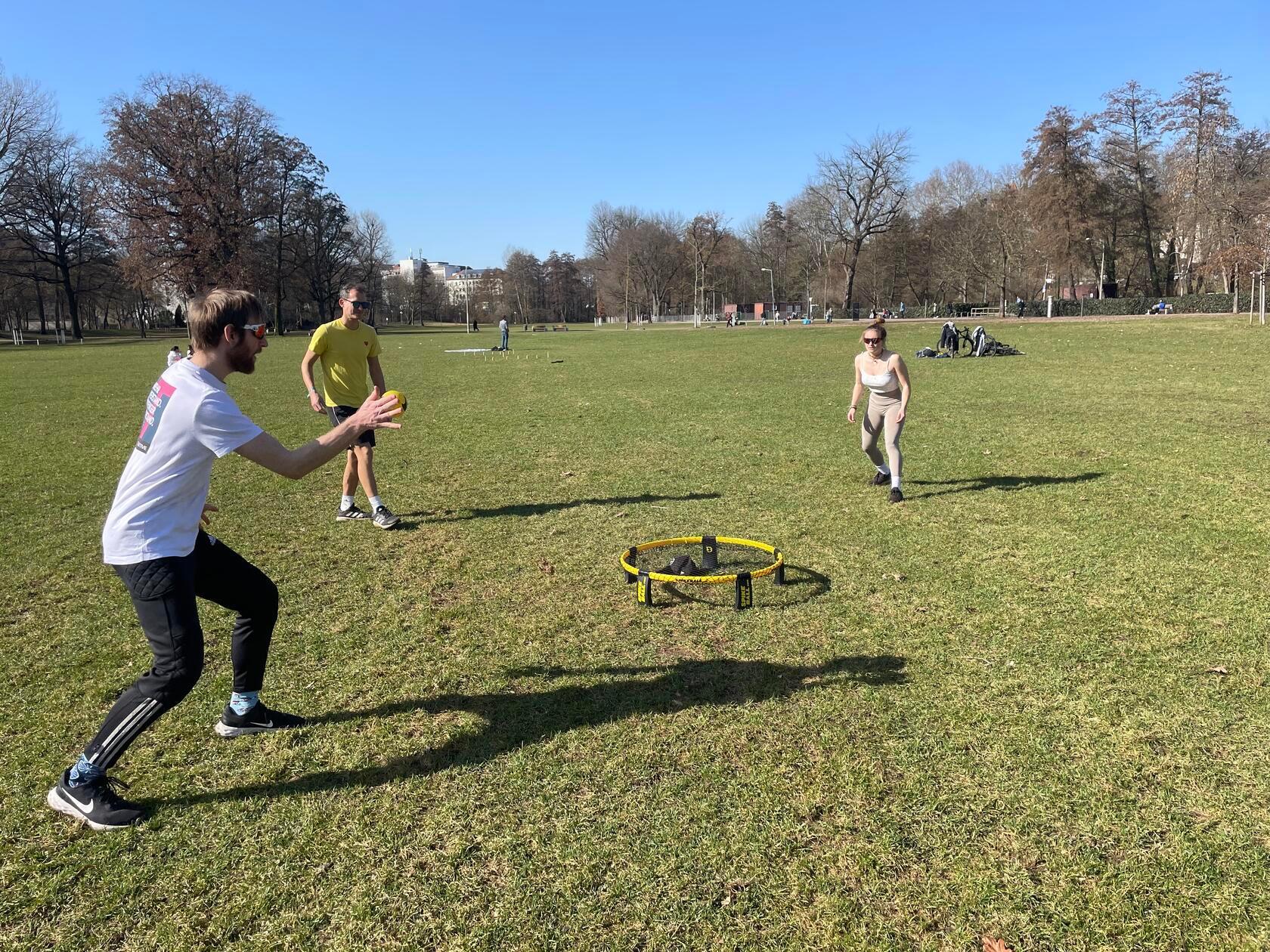 Auch am Wochenende sollen die Temperaturen erst einmal noch zweistellig bleiben und nach draußen locken.