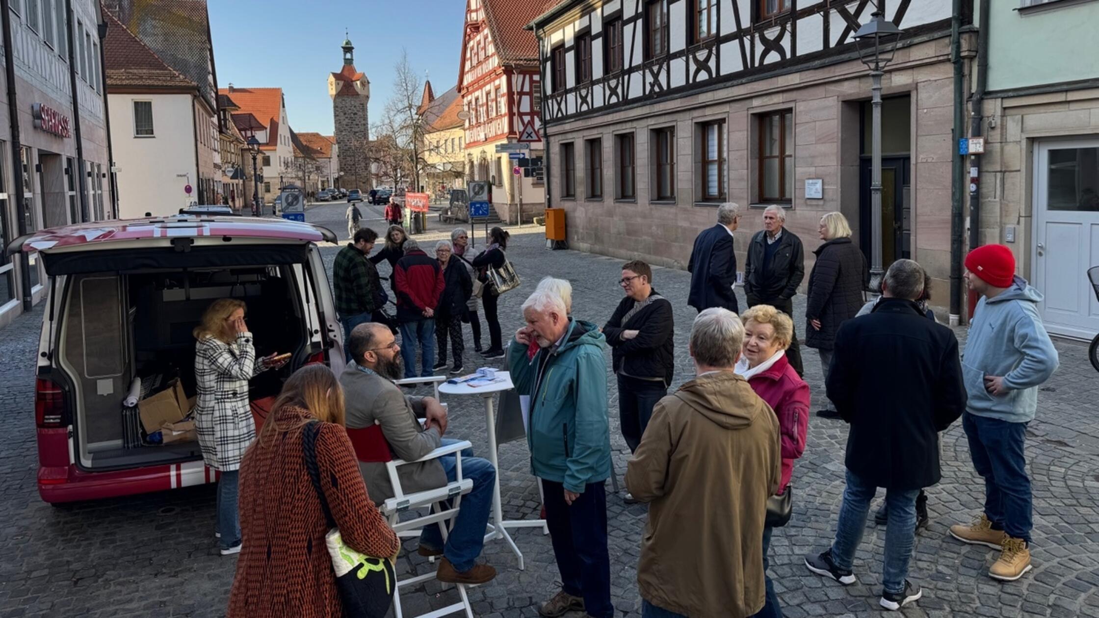 Redaktionsbus in Herzogenaurach