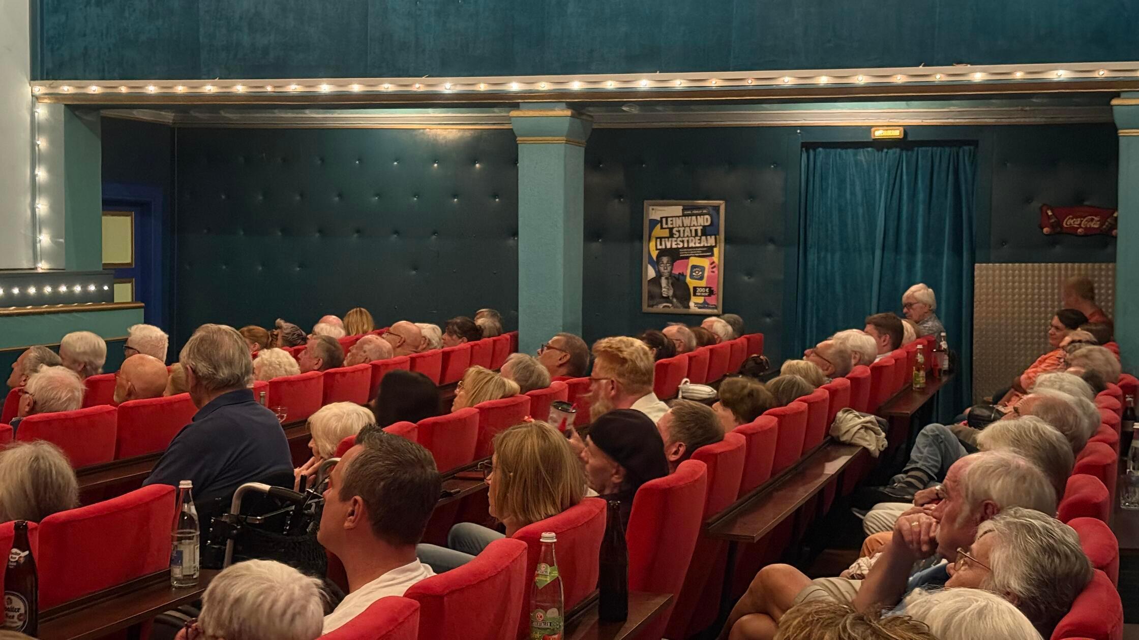 Spannung und volle Reihen: Zahlreiche Besucher ver