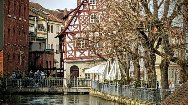 Dieses "schiefe Haus" steht in Forchheim an der Wiesent und wurde von unserer Leserin Edith Jung fotografiert.