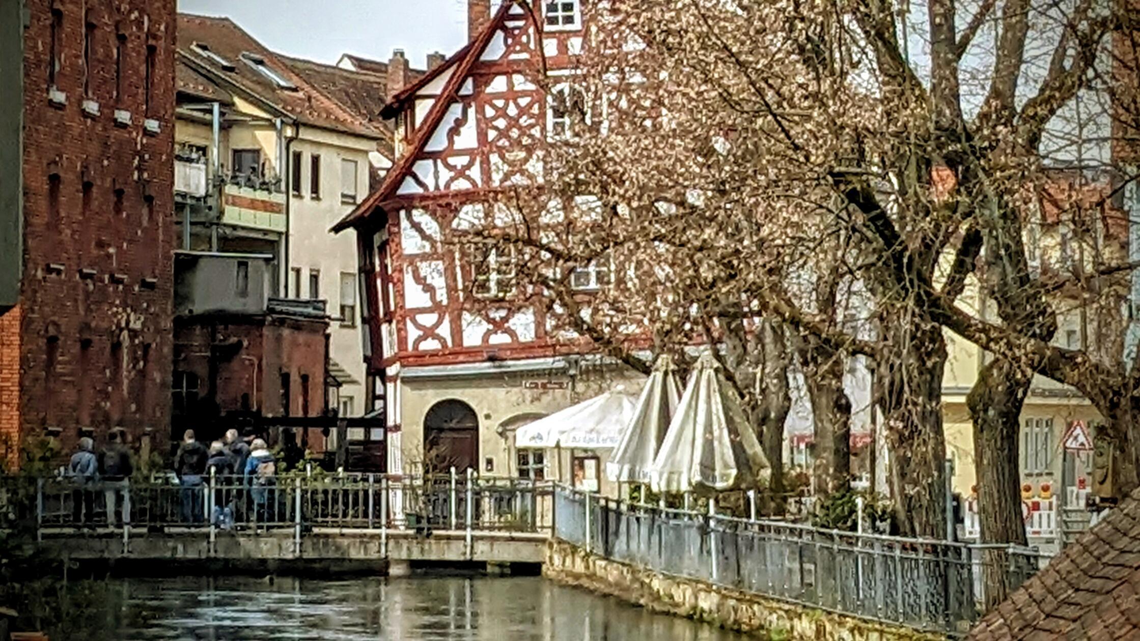 Dieses "schiefe Haus" steht in Forchheim an der Wiesent und wurde von unserer Leserin Edith Jung fotografiert.