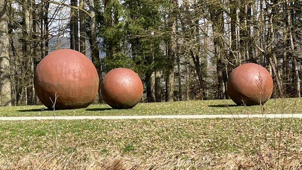 Das Bild der drei Kugeln am Kanal hat unsere Leserin Andrea Mertl gemacht.