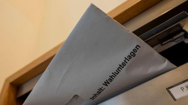 ILLUSTRATION - Wahlunterlagen für die Briefwahl st