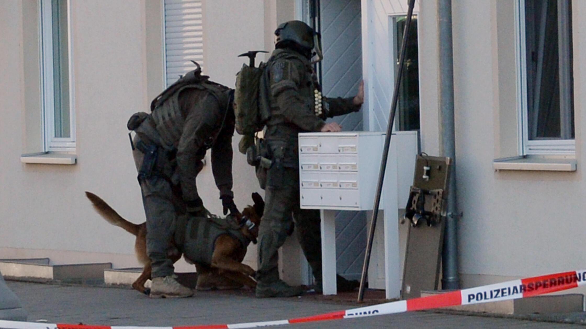 Die Polizei war mit starken Kräften im alten Ortsk