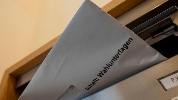 ILLUSTRATION - Wahlunterlagen für die Briefwahl st
