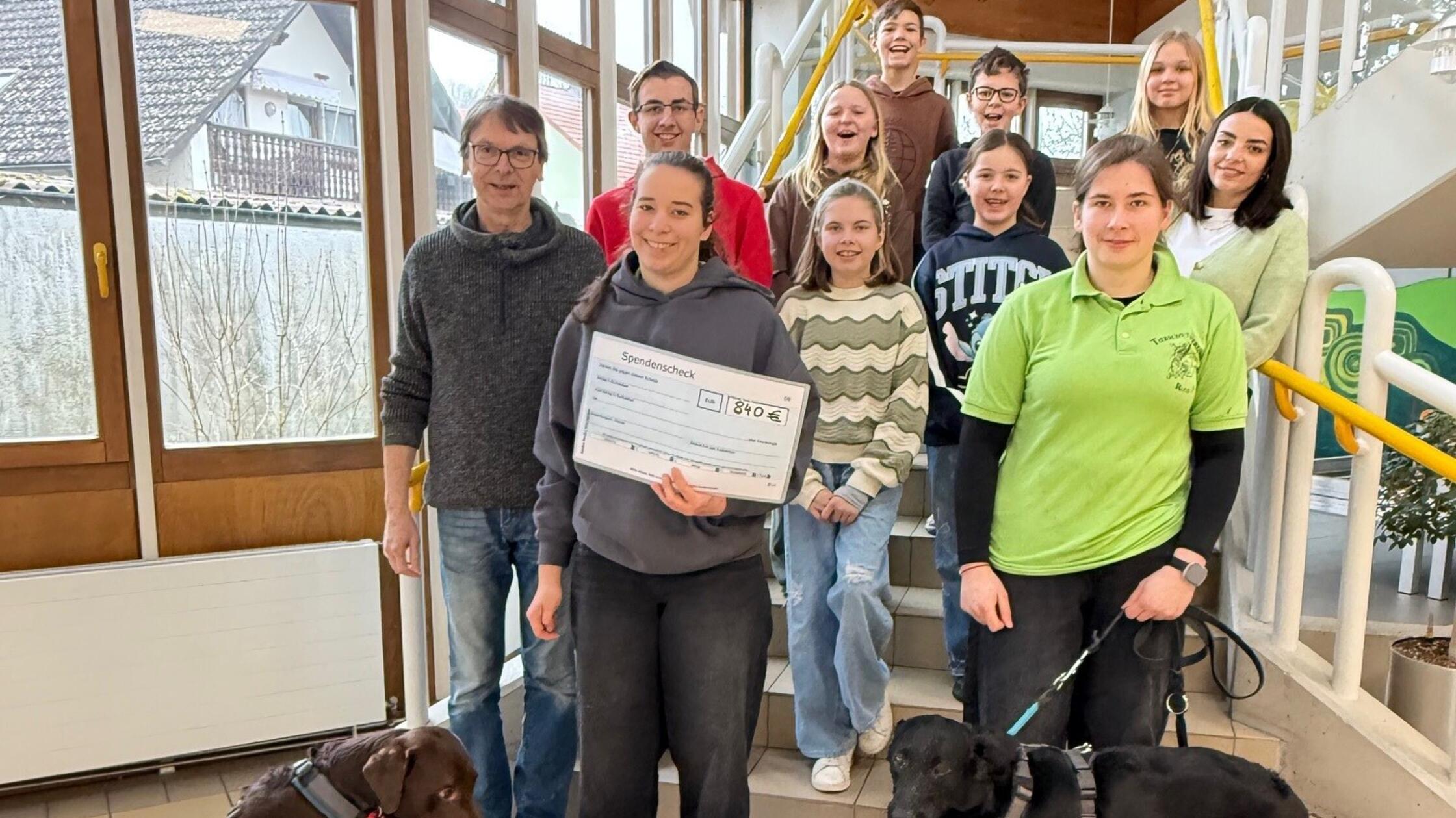 Kleine Schule, großes Herz: Kinder spenden 840 Eur