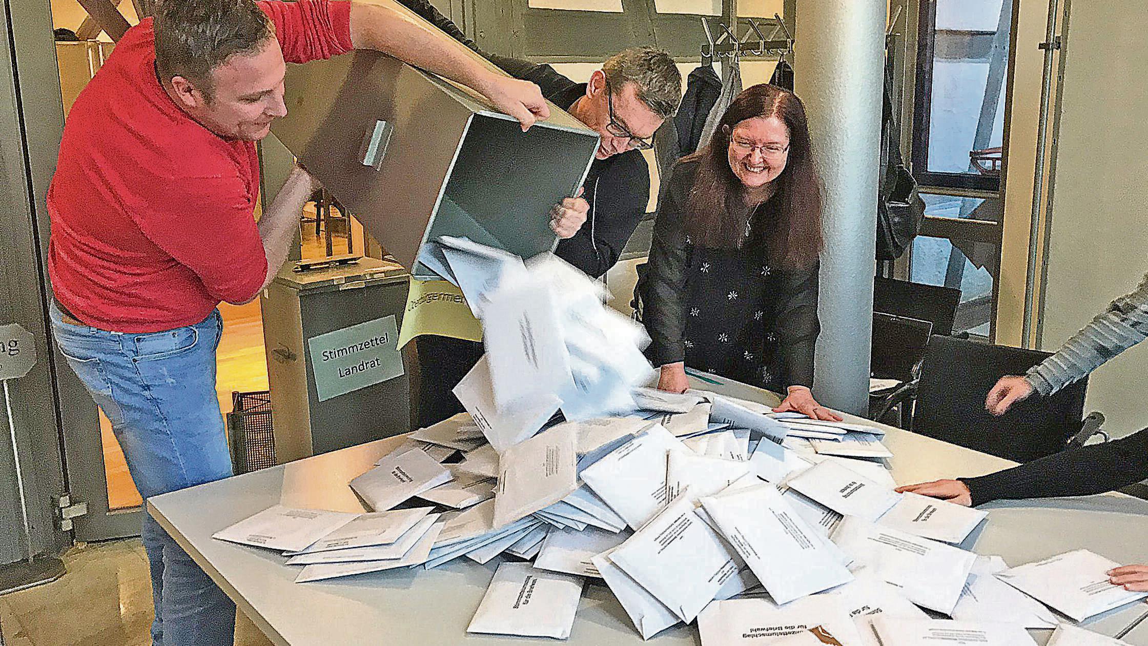 wt-briefwahl-auszählen-weißenburg-2020