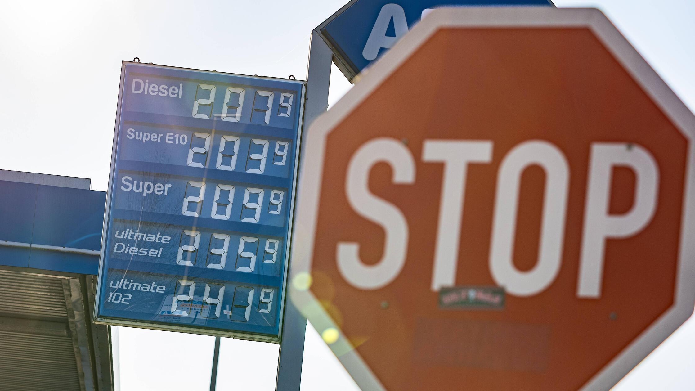 Spritpreise über zwei Euro in Bonn - 04.03.2026. D