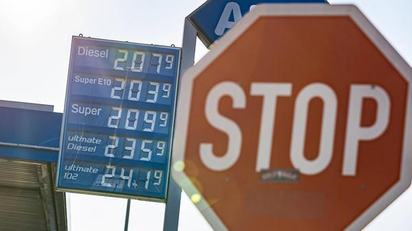 Spritpreise über zwei Euro in Bonn - 04.03.2026. D