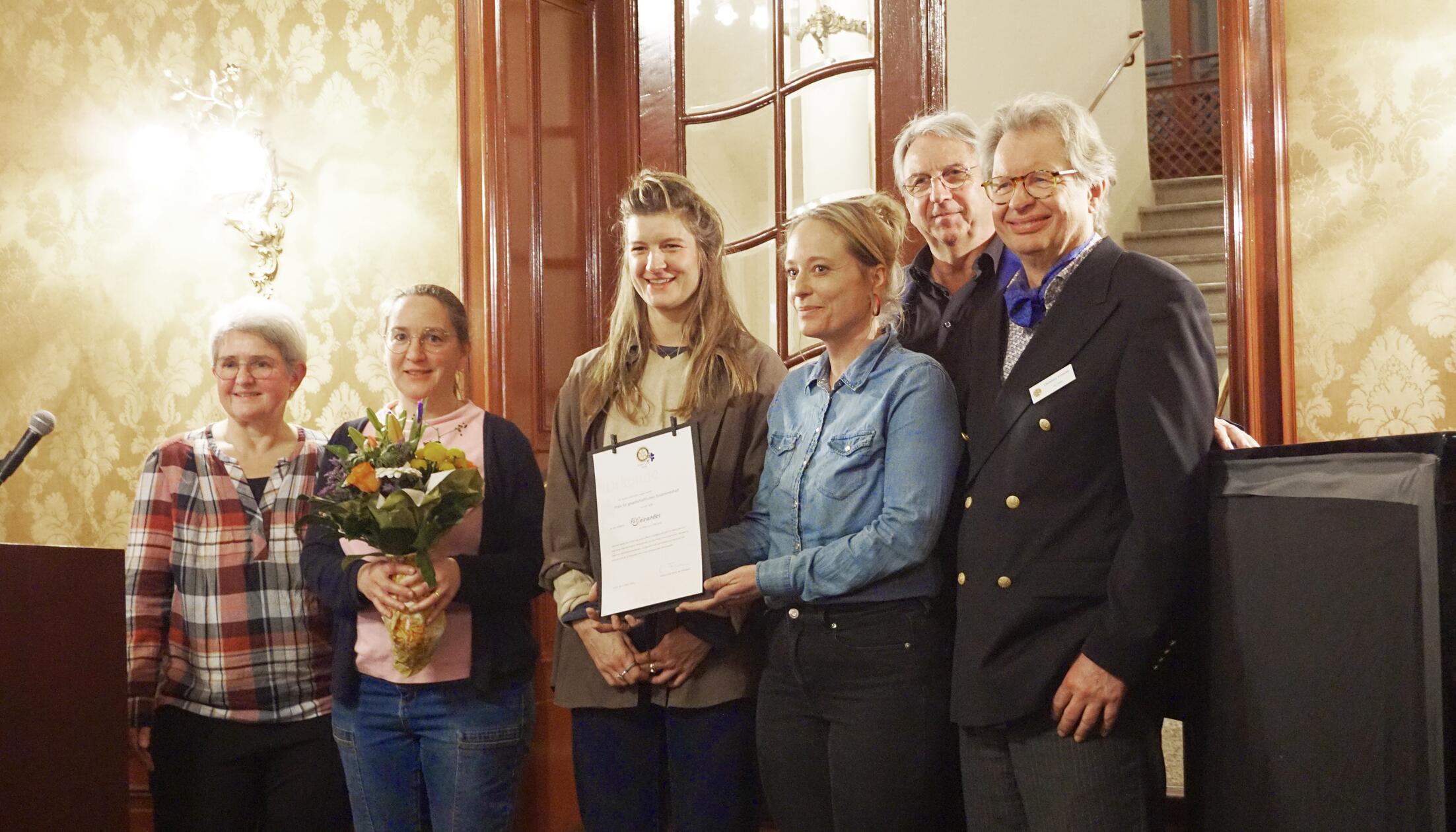 Die Preisträgerinnen von Fürtheinander: N.N., N.N.