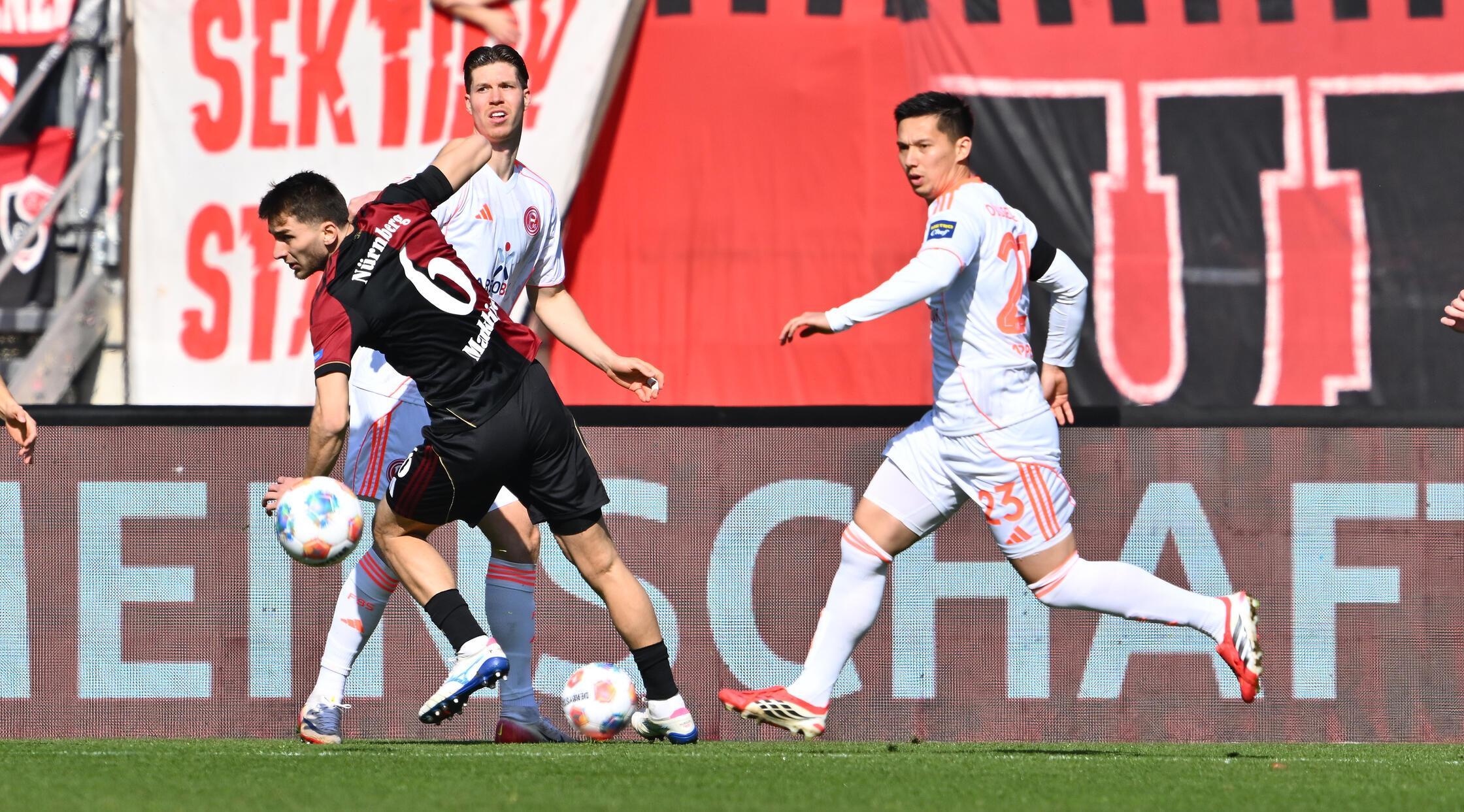 ... Pleite bei der Berliner Hertha letztes Wochenende wollte das Team von Trainer Miro Klose daheim wieder in die Spur finden. Während das Wetter...