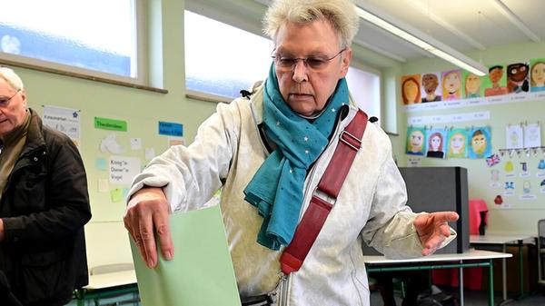 Viele Schulen, wie unter anderem die Friedrich-Hegel-Schule in Nürnberg, dienen als Wahllokale.