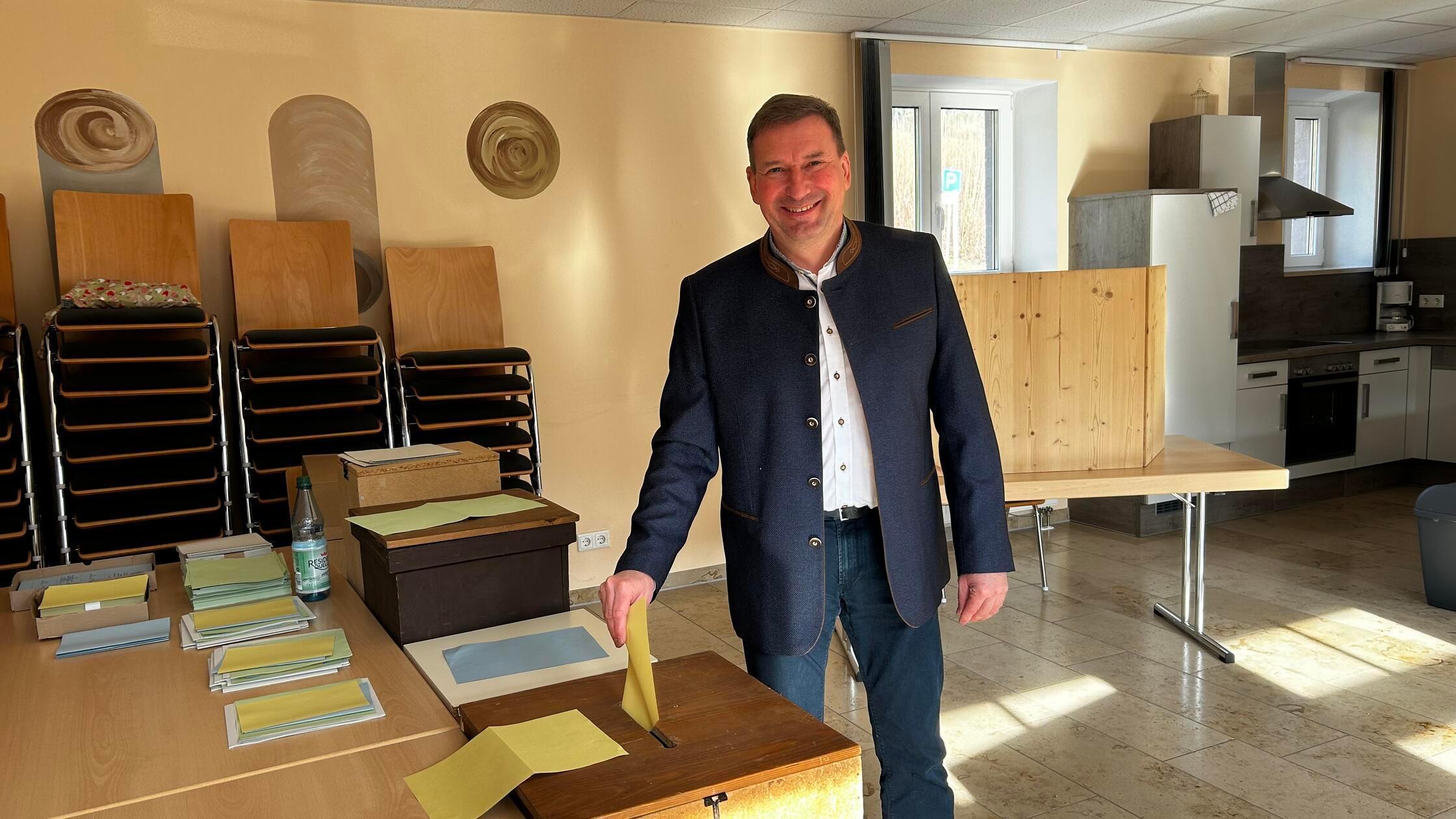 Christian Beierlein Wahlurne Kommunalwahl 2026