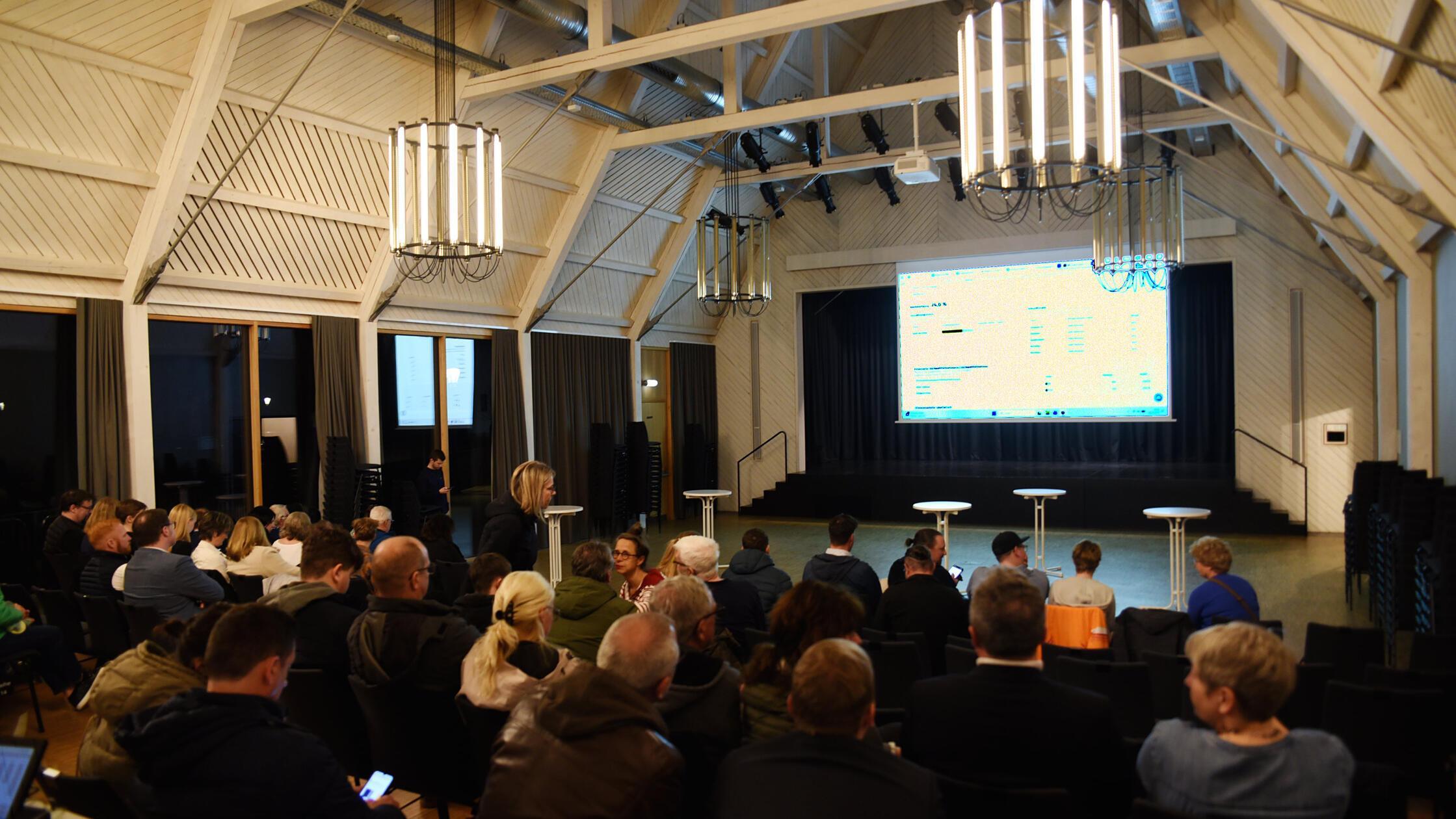 Spannung in der Kulturhalle: Wer macht das Rennen?