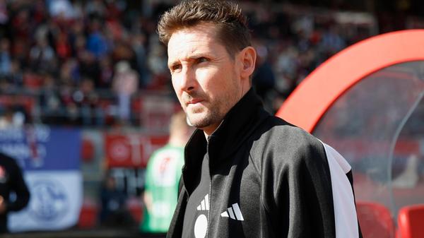 v.l.n.r.: Trainer Miroslav Klose 1.FC Nuernberg. F