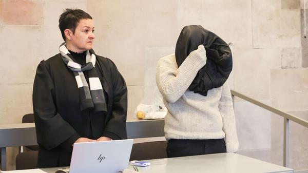 Zum Beginn eines Prozesses wegen Mordes an einem 1